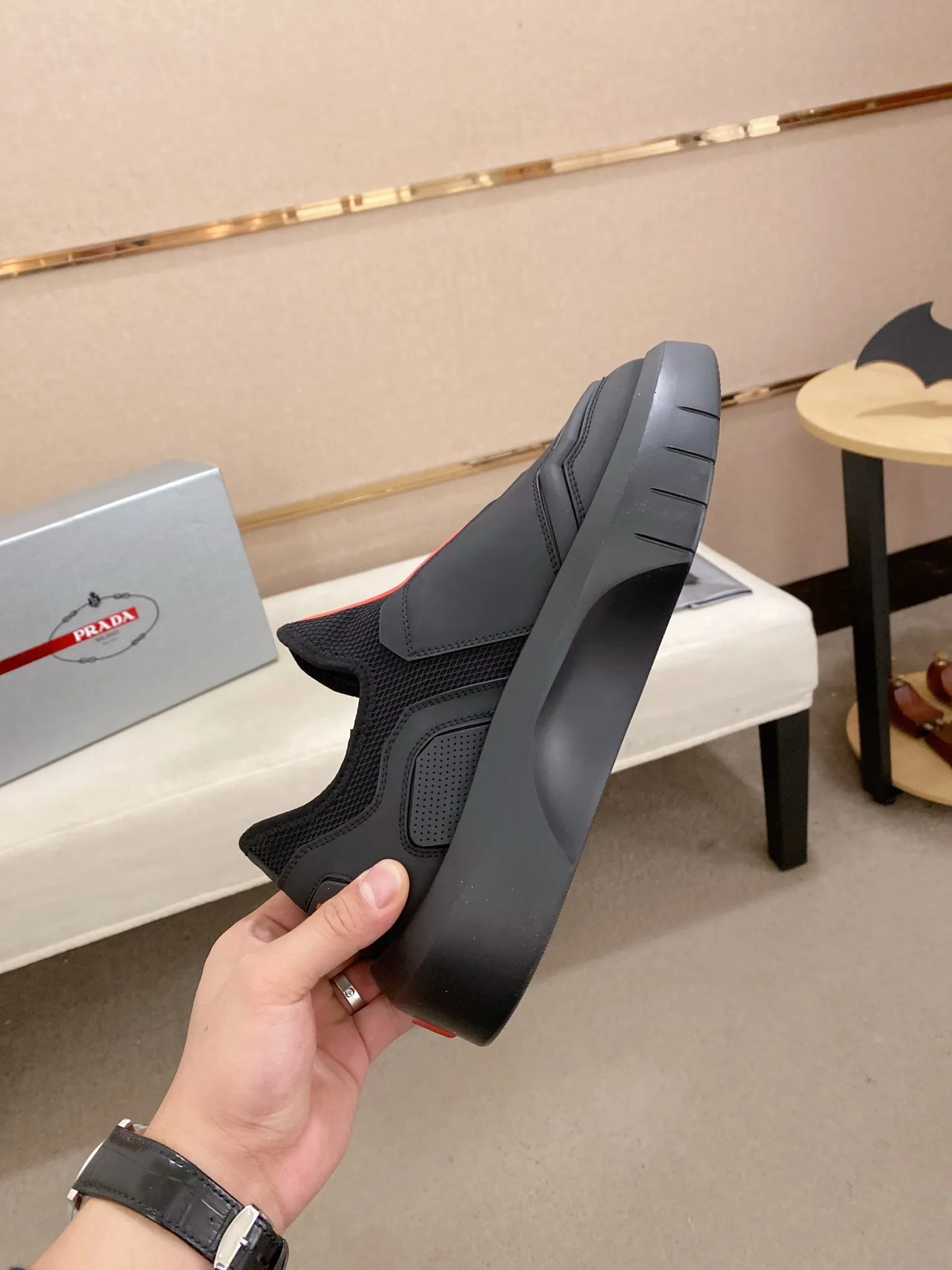 Men's shoes 💰 620💰 ✔️✔️✔️High-quality new PRADA counters are launched simultaneously, new men's shoes, 😘fabrics are selected from breathable fly-knit fabrics. Lining: Imported cowhide leather lining. 👍🏿High-end☄️Open-molded non-slip rubber outsole, exquisite lines, simple and elegant, comfortable and high-end for leisure travel. Code number: 38 to 45